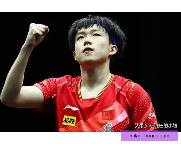 王楚钦撕掉肌贴奋力一搏累到双手撑地观众力量支撑他坚持